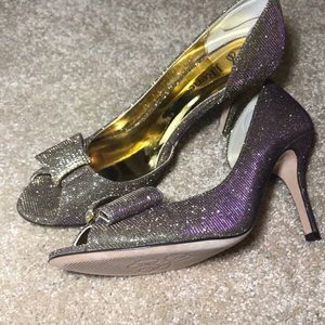 Stunning J.Renee open-toe heels with bow